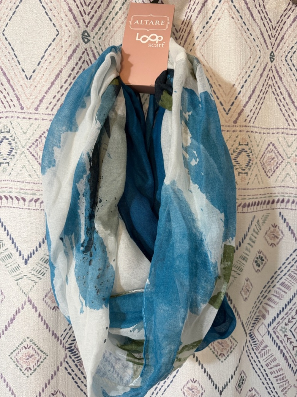 Altare Blue & White Loop Scarf with Green Accents